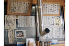 「高根町地鶏料理の店 中村農場」 [山梨県]　店内の壁には店主のこだわりがたっぷりと掲げられている。