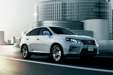 レクサス 新型 RX450h　エクステリア[ボディカラー：クォーツホワイトクリスタルシャイン(オプション装着車)]