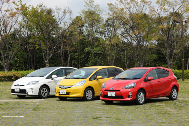 販売ランキングの上位を占める買い得なハイブリッド3台の運転感覚と使い勝手を徹底比較