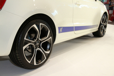 サッカー日本代表を応援! 限定111台の「A1 SAMURAI BLUE LIMITED EDITION」を発売