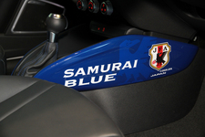 サッカー日本代表を応援！ 限定111台の「A1 SAMURAI BLUE LIMITED EDITION」を発売