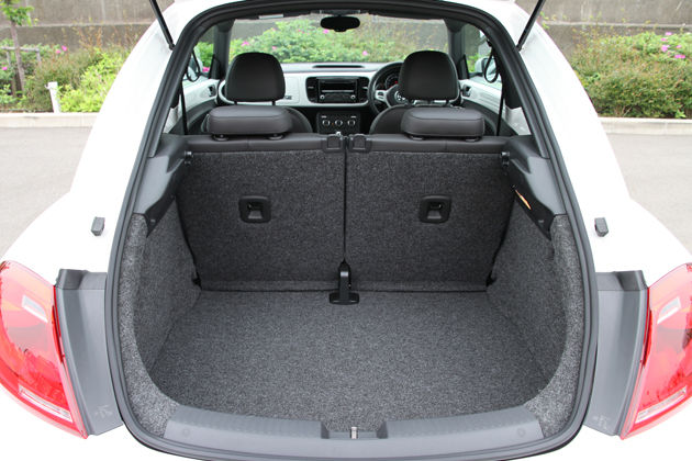 フォルクスワーゲン ザ ビートル 新型ビートル 1 2tsi 日本仕様 試乗レポート 小沢コージ 2 3 徹底検証 12年新型車種ー試乗レポート Mota