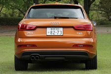 アウディ Q3