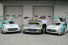 竹内浩典選手（（株）シフト代表）とS耐・SuperGT参戦車両