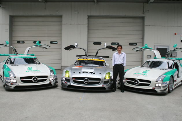 竹内浩典選手((株)シフト代表)とS耐・SuperGT参戦車両