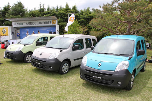 ルノーカングージャンボリー2012」600台を超えるカングーたちが富士の