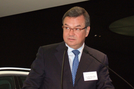 メルセデス・ベンツ日本のハンス・テンペル社長