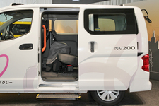 日産 NV200バネット タクシー[日本仕様]　電動スライドドア