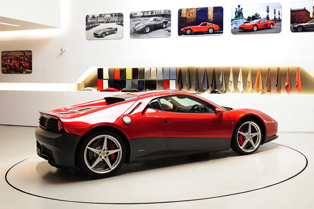 フェラーリ、エリック・クラプトン用ワンオフマシン『SP12 EC』|【業界