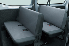 日産 NV350 キャラバン