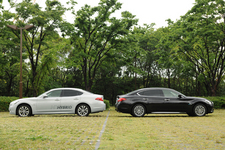 (左)フーガハイブリッド/(右)新型シーマハイブリッド