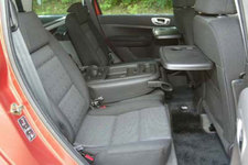 リアシート＆テーブル