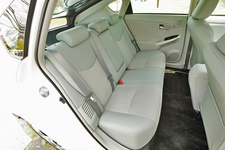 トヨタ プリウス(2012年モデル) リアシート