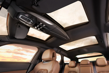 シトロエン DS5　コックピットルーフ(3分割電動サンシェード付き)