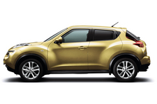 日産 ジューク（ボディカラー：メローゴールド）