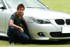 平中克幸選手と愛車のBMW 525i Mスポーツ