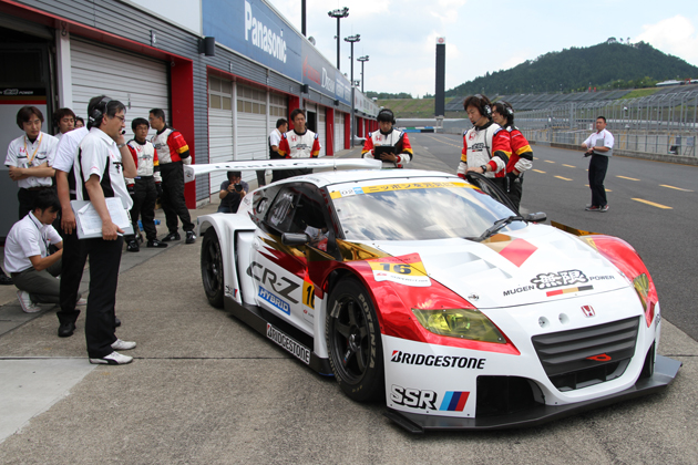 無限、レーシングハイブリッド「MUGEN CR-Z GT」公開 -スーパーGT GT300クラスに参戦-