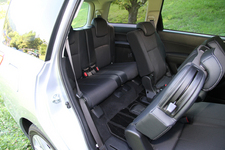スバル 新型エクシーガ（EXIGA 2012年モデル）サードシート（3列目シート）
