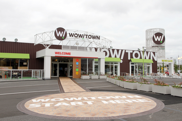 今までにない新コンセプトの大型中古車店「WOW！TOWN」が千葉・幕張にオープン