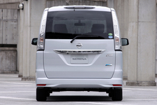 日産 新型セレナ Sハイブリッド(スマートシンプルハイブリッド)