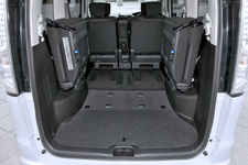 日産 新型セレナ Sハイブリッド(スマートシンプルハイブリッド)