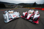 世界耐久選手権 ルマン24時間レース2012　　2台のハイブリッドレースカー、左は「Audi R18 e-tron quattro」、右は「TOYOTA TS030 HYBRID」