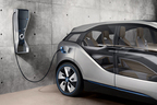 「BMWi」のコンパクトカー「i3」[プロトタイプ]　充電風景