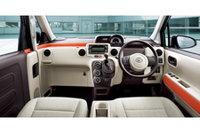 新型 ポルテ/新型 スペイド インテリア