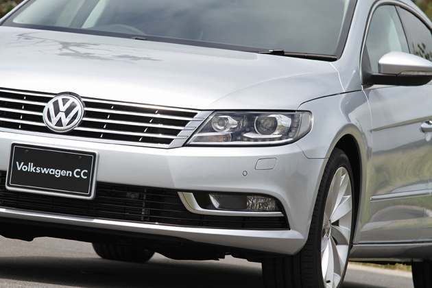 「フォルクスワーゲン CC」　ヘッドランプ～フロントグリル