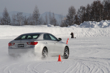 新スタッドレスタイヤ『ice GUARD５』