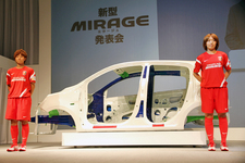 三菱 新型 グローバル コンパクトカー「ミラージュ」発表会　ステージの模様3