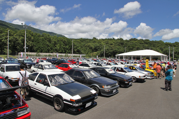 真夏の富士スピードウェイに86オーナーが大集合! ファン 真夏の富士スピードウェイに86オーナーが大集合! ファン
