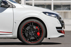 ルノー 新型 メガーヌ ルノースポール(R.S.)[19インチ・パック リュクス装着車]　フロント足回り・ブレーキ