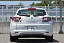 ルノー 新型 メガーヌ エステート GT リア周り