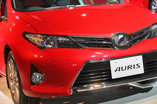 [トヨタ 新型「AURIS(オーリス)」記者発表会]トヨタ 新型 オーリス　キーンルックのフロントマスク周り