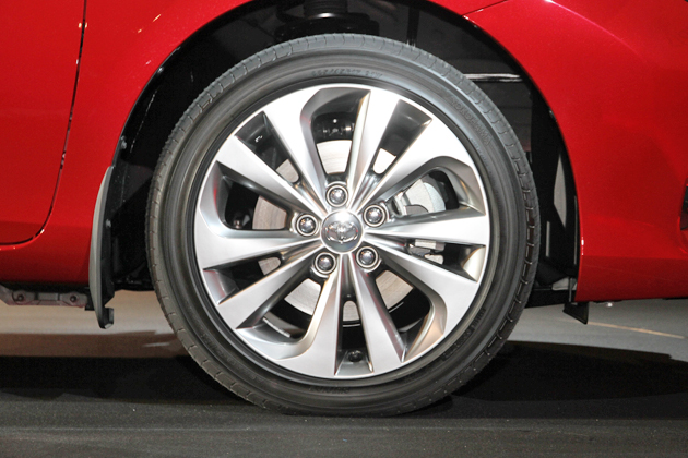 大胆cmにドキッ トヨタ オーリス 新型車速報 キーワードは 常識に尻を向けろ 画像ギャラリー No 54 新型車リリース速報 Mota