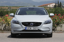 VOLVO　V40　T4