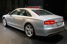 Audi new S8　リアビュー