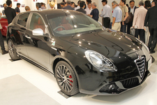 [CoSTUME NATIONAL x Alfa Romeo Welcomes TZ3 Stradale to JAPAN]アルファ ロメオ ジュリエッタ クアドリフィリオ ヴェルデ