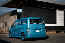 「e-NV200」