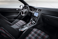 VW 7代目 新型 ゴルフ GTI[コンセプトモデル]　前席インテリア・インパネ周り
