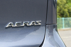 トヨタ エスティマハイブリッド（2012年マイナーチェンジモデル）リア「AERAS」ロゴ