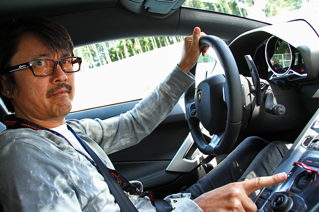 クルマってなぜ座って運転するスタイルなのですか 教えてmjブロンディ Mota