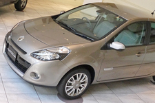 ルノー ルーテシア イニシアル・パリ[30台限定]