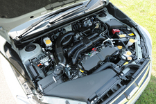 スバル 新型インプレッサXV [2.0i-L/AWD/CVT]（スバル XV） エンジンルーム