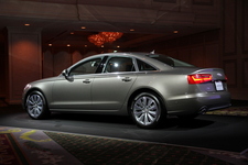 アウディ A6 ハイブリッド 新型車速報