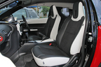 トヨタ 新型EV(電気自動車)「eQ」(イーキュー)　フロントシート(助手席)