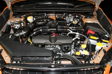 スバル 新型インプレッサXV エンジンは全グレード2リッター水平対向エンジンを搭載 [ボディカラー：タンジェリンオレンジ・パール]