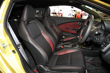 ホンダ 新型CR-Z（2012年マイナーチェンジモデル）フロントシート