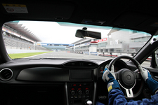 サーキット走行イメージ [富士スピードウェイにて、車両はTOYOTA 86]